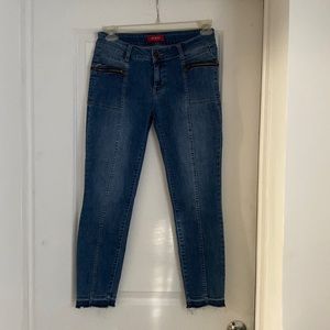 Very nice Guess jeans. .size 29..